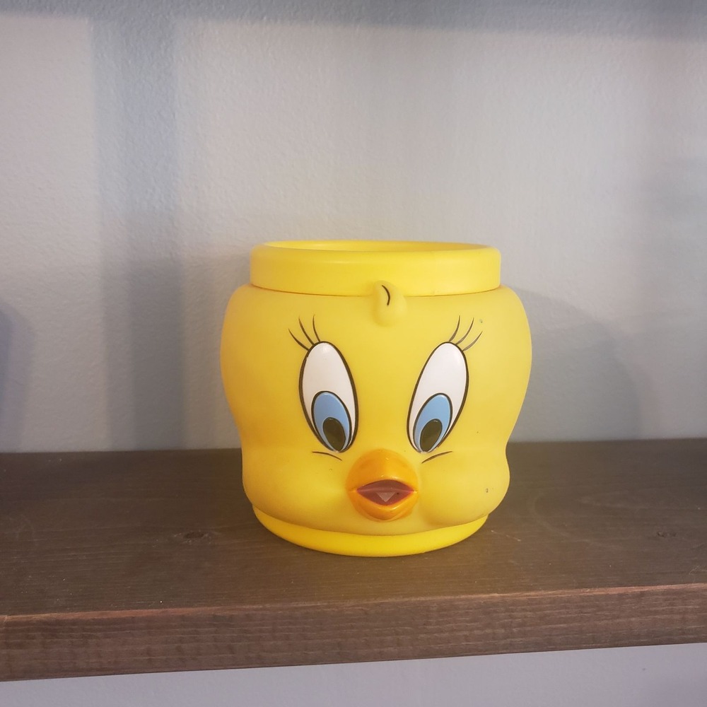 Vintage 1992 Tweety Bird Plastic Mug Looney Tunes 3D Face Collectible Cup Yellow